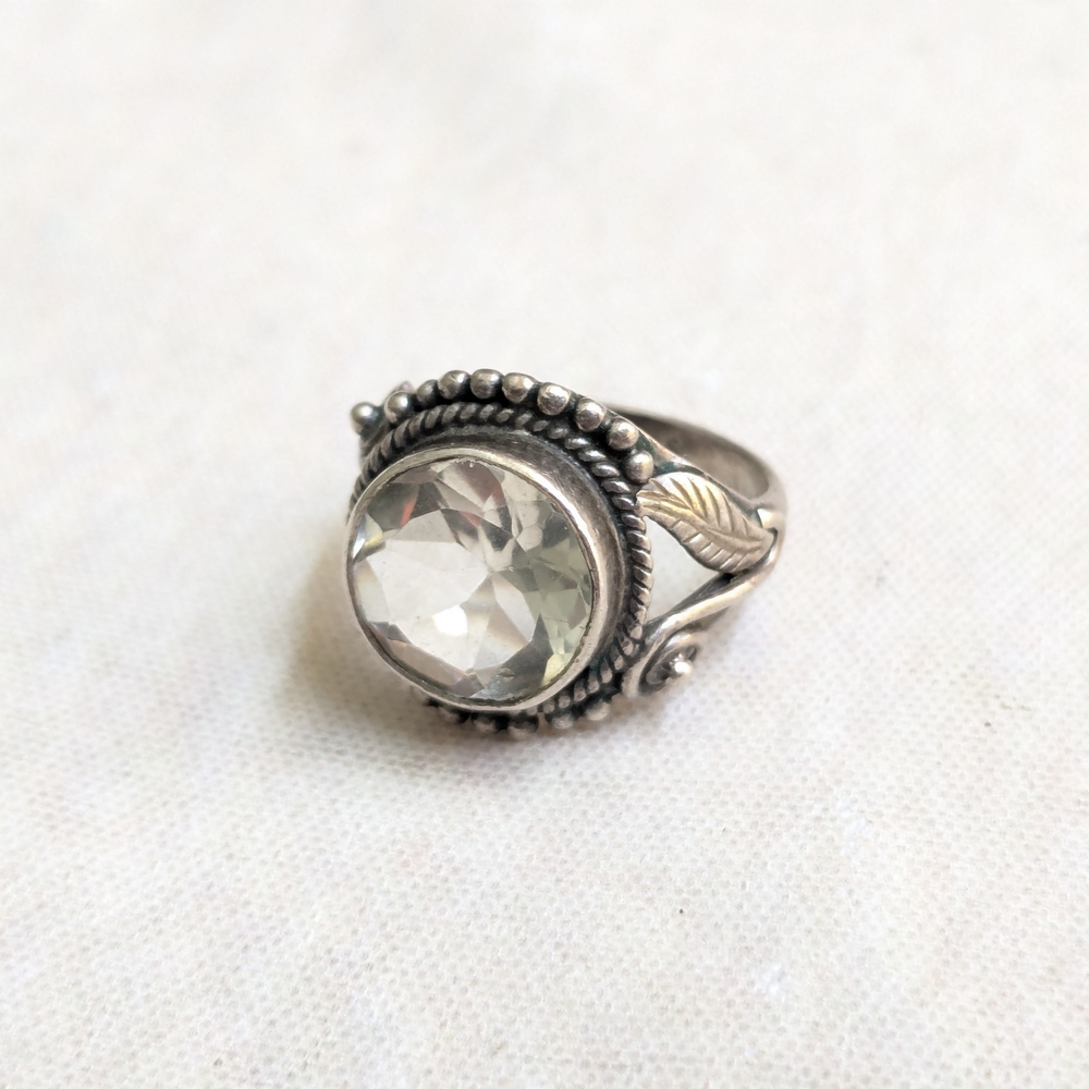 Elegant Silver Ring with Clear Gemstone